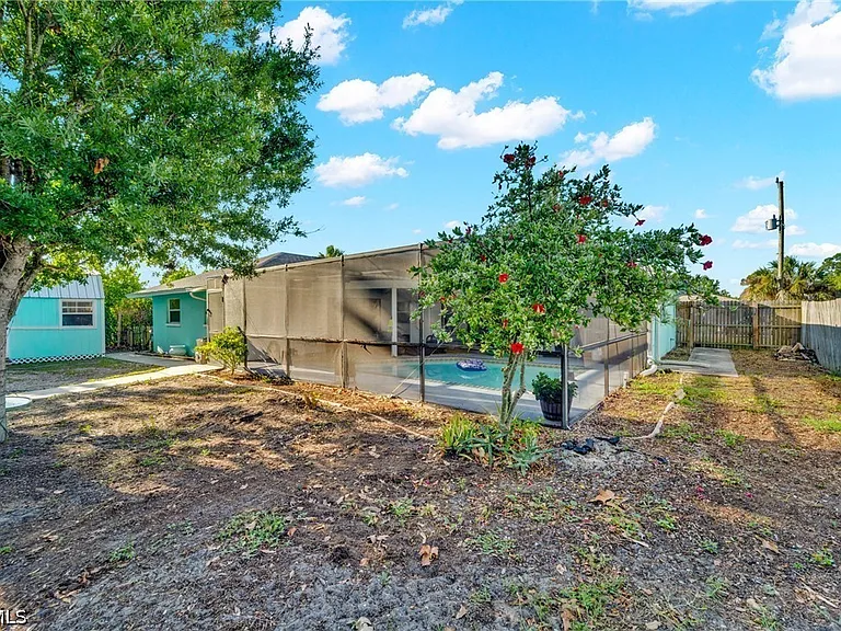 3271 Brooklyn Ave — Photo 37