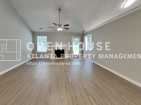 3rd image of 638 Castlebrooke Way