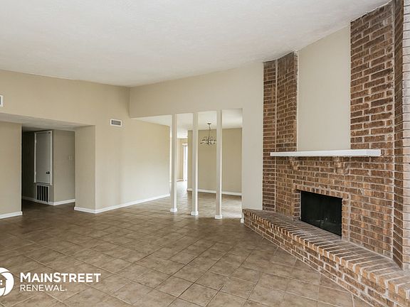 3rd image of 716 Nora Ln