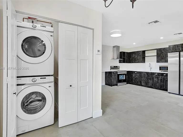 5980 SW 40th Ave #D — Photo 14