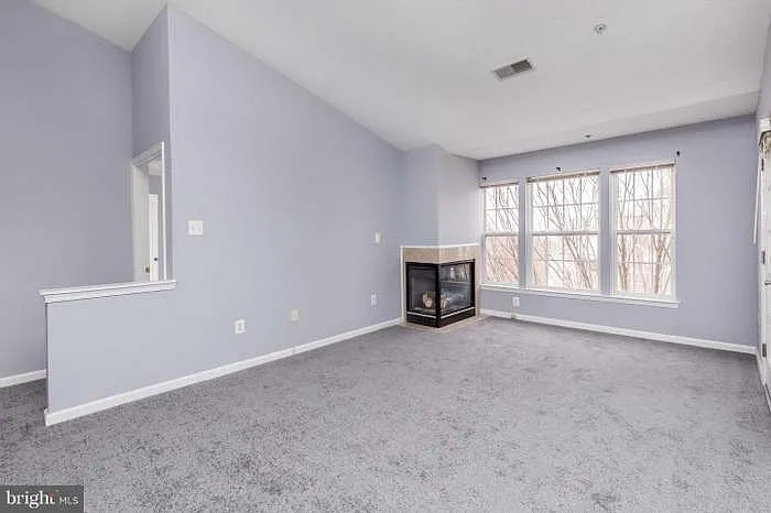 3033 Hunting Ridge Dr — Photo 12