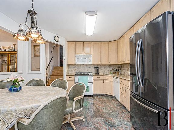 5th image of 2042 Ralph Ave