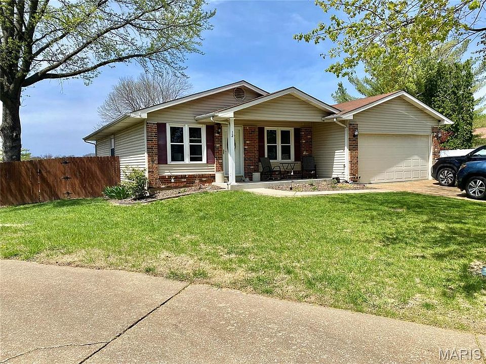 1st image of 12 Sullivan Oaks Pl