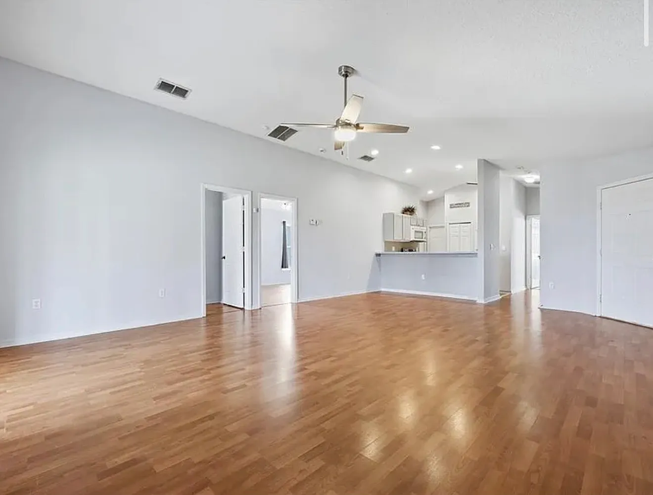 3 bed, $2,699 — Photo 2