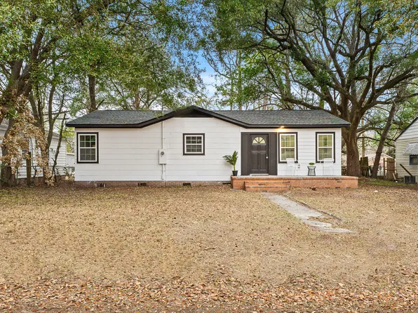 1112 Melvin Dr, Hanahan, SC 29410