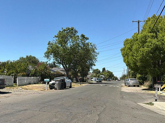 5th image of 3551 Taylor St