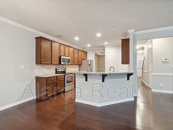5th image of 188 Silverspring Pl