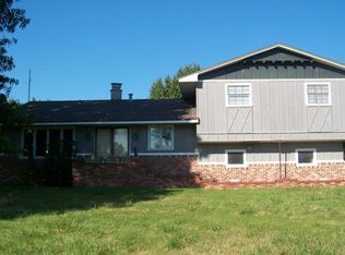 142 E 49th St, Chanute, KS 66720