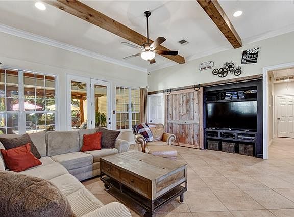 5th image of 304 N Canyonwood Dr