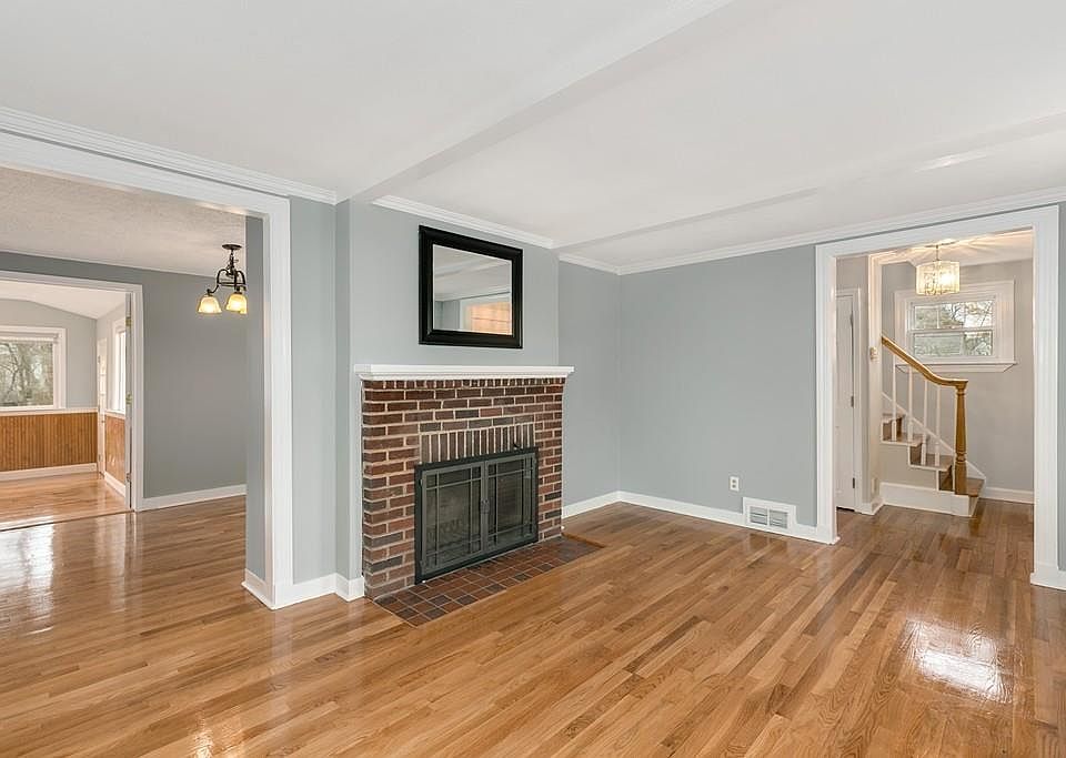 1st image of 56 Gay St