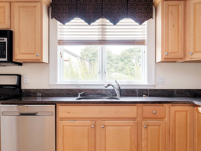 2 Peabody Rd — Photo 11