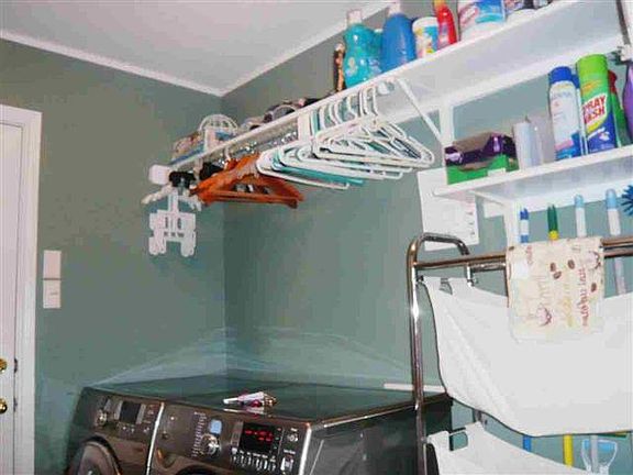 5th image of 1300 Chapel Hill Dr