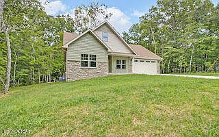 2nd image of 149 Hawes Cir