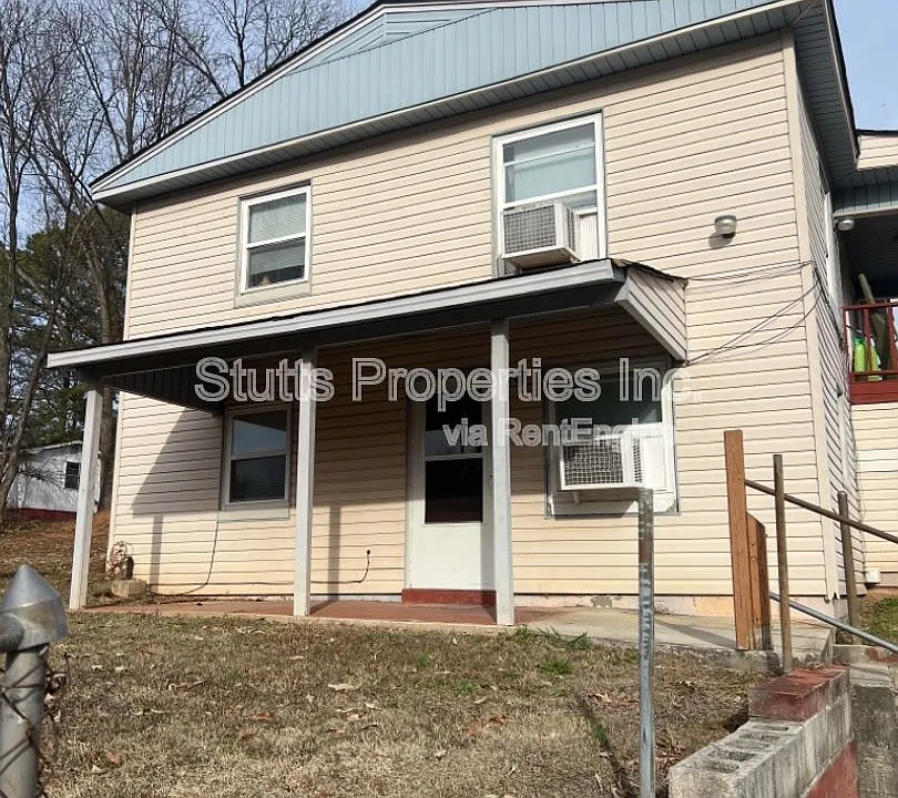415 Hudson St #1