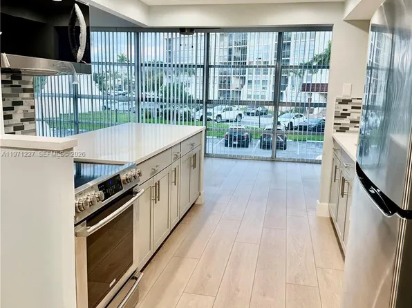 601 Three Islands Blvd APT 217, Hallandale Beach, FL 33009