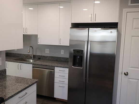 3rd image of 2022 E Saratoga St