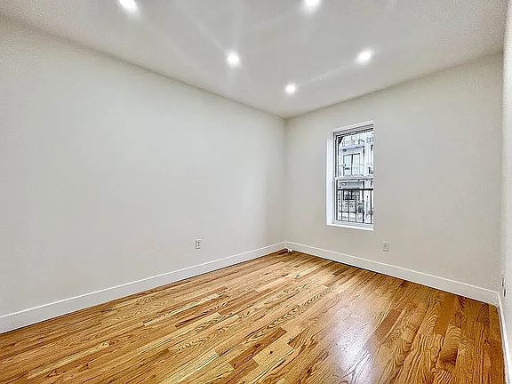 3rd image of 392 S 5th St APT 5