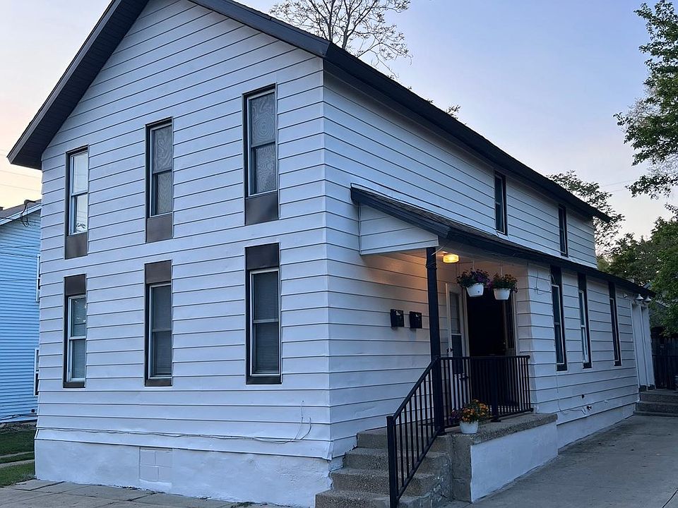 1st image of 411 7th St NW #1