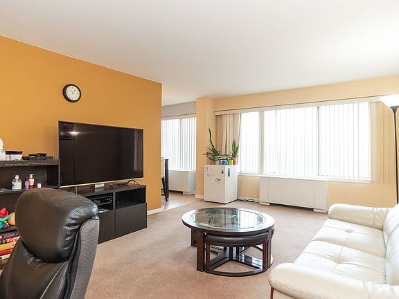 4th image of 6933 N Kedzie Ave APT 314