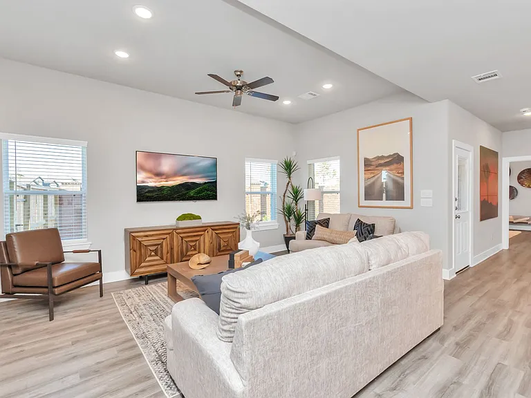 21010 Bay Village Dr #B — Photo 38