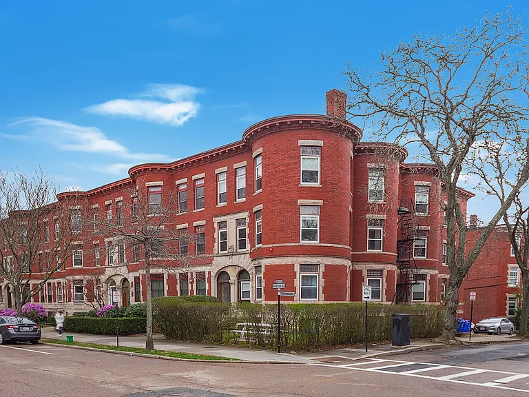 1871 Beacon St #2 — Photo 2
