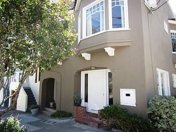 5th image of 797 Elizabeth St