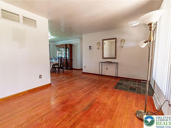 4th image of 4441 Nicholas St