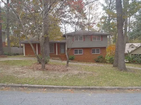 5920 Saint Leonards Dr, Columbus, GA 31909