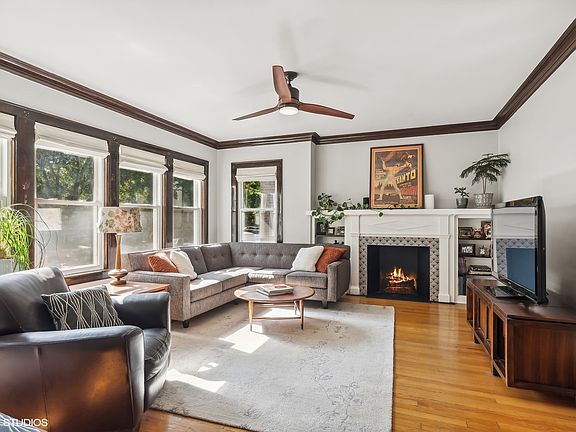 3rd image of 3222 W Olive Ave