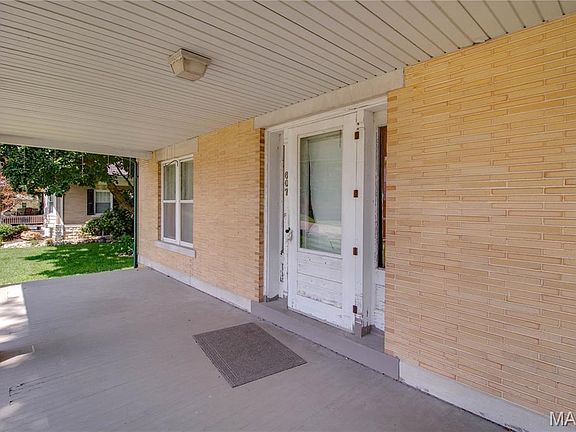 5th image of 607 Walnut St