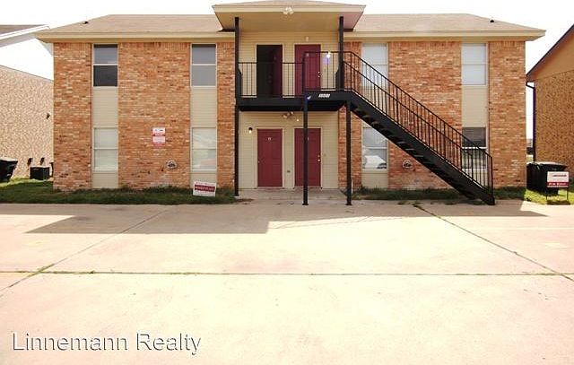 1st image of 1806 Windward Dr APT C