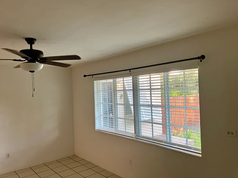 2923 Virginia St — Photo 11