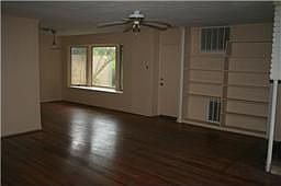 4th image of 9921 Pine Lake Dr