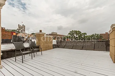 Rented by Dixon Advisory USA Inc.