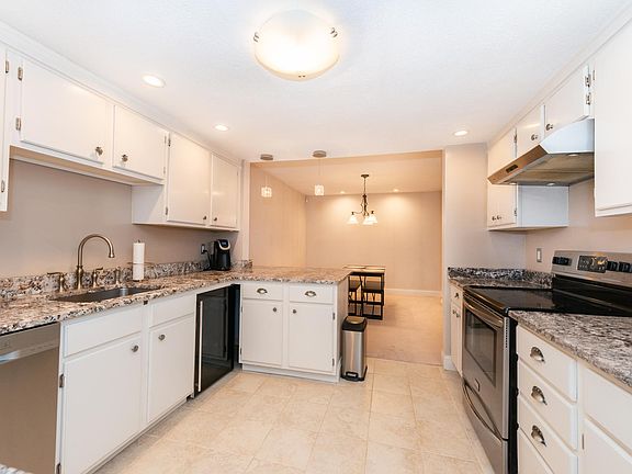 4th image of 1100 Salem St APT 16