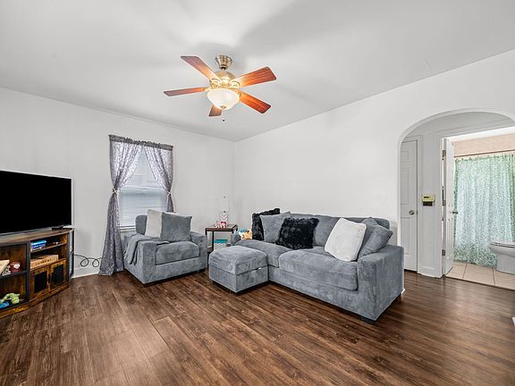 5th image of 815 20th St