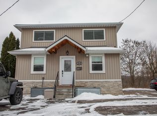 209 Pelham Rd #1, Saint Catharines, ON L2S1W2