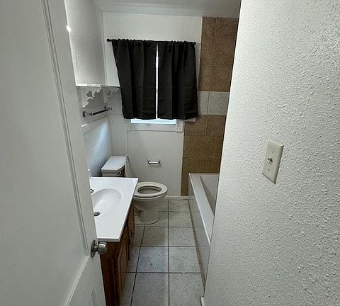 3rd image of 2741A Hilltop Dr #A