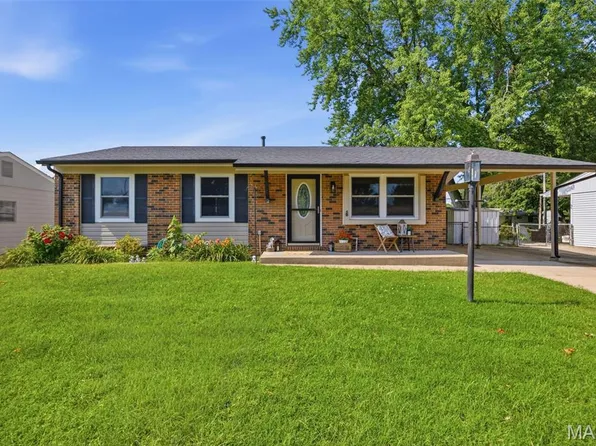 3255 Ipswich Ln, Saint Charles, MO 63301