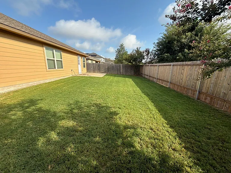 19013 Mangan Way — Photo 34