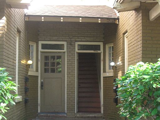 1st image of 2118B Herschel St