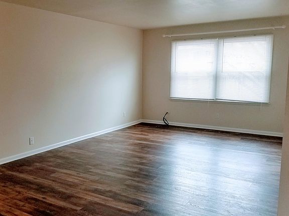 5th image of 419 S Walnut Ave #3