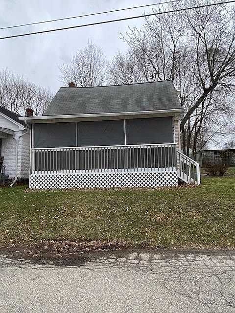 1st image of 1584 Josephine Ave