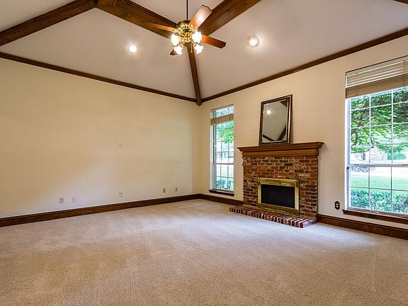 4th image of 1510 Banbury Ct