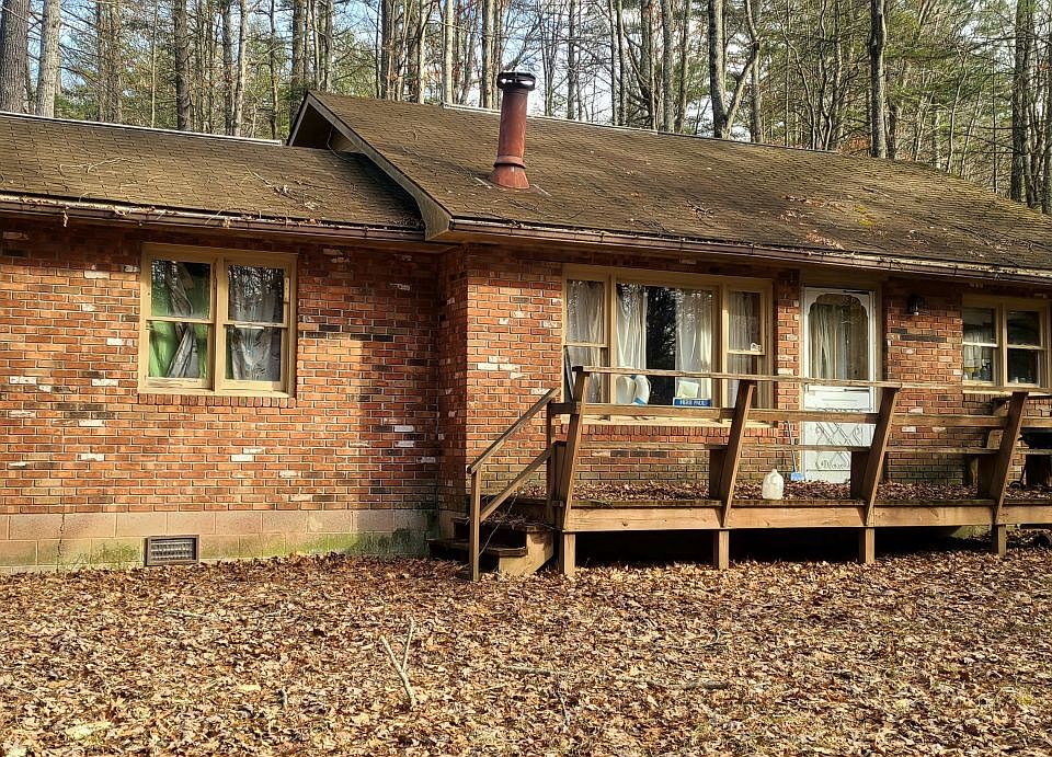 1st image of Hickory Point Dr #15