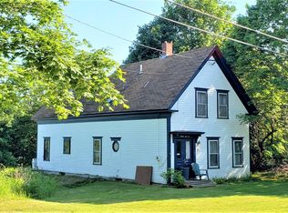 9 Quaco Rd, Deer Isle, ME 04627