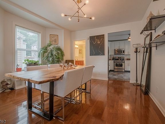 3rd image of 56 Forest St Unit Q