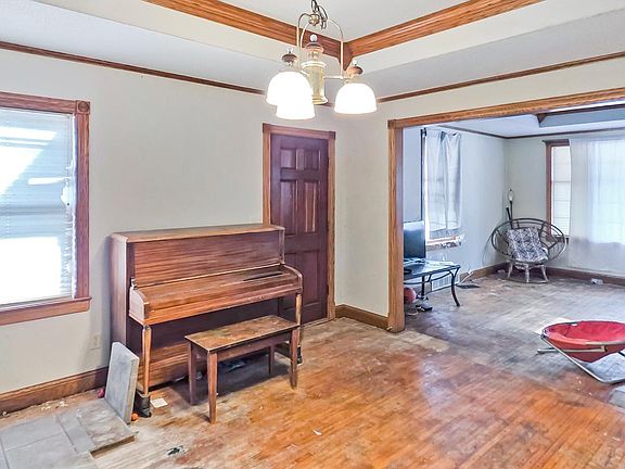 5th image of 210 Delaware Ave
