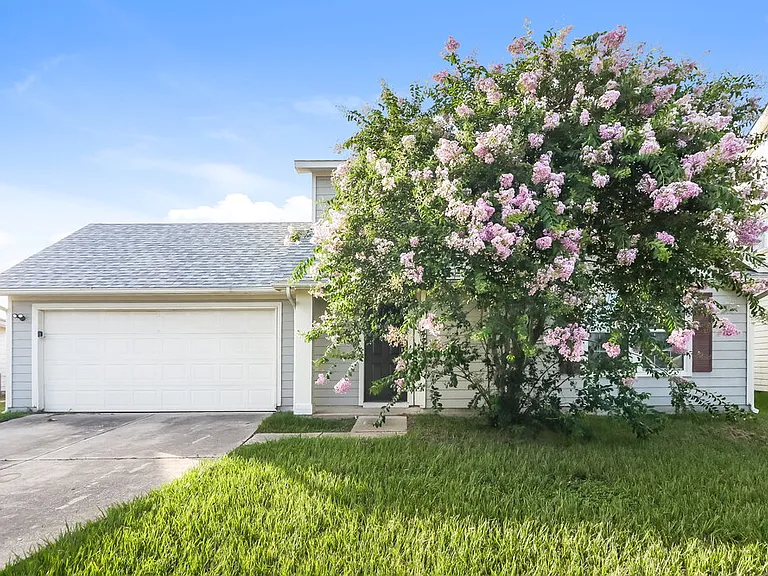 7431 Leightonfield Ct — Photo 1