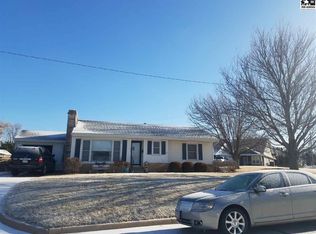 204 Edgeford Dr, Pratt, KS 67124